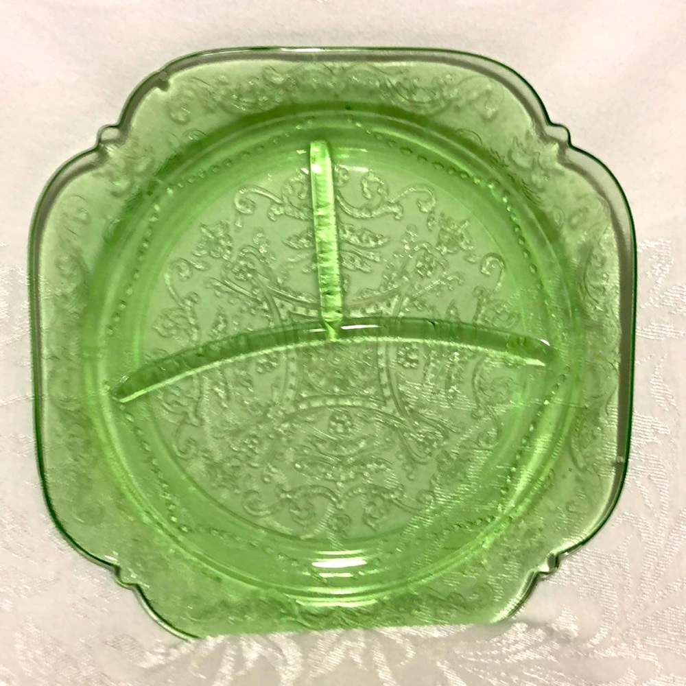 Green Uranium square Depression Glass Divided Plate 10 1.2 inches